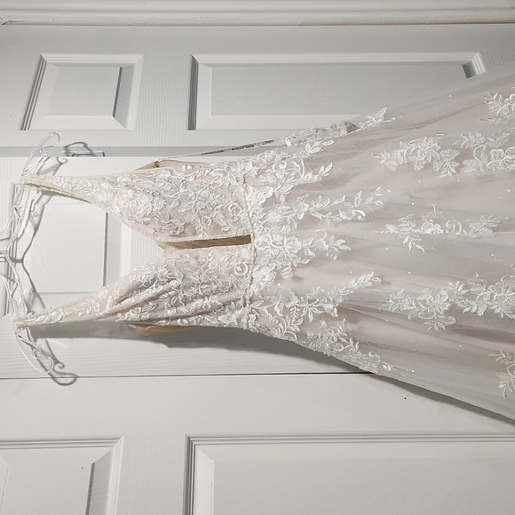 Maggie Sottero Leticia Lynette size 6 Wedding Dress Princess Style - Picture 11 of 12